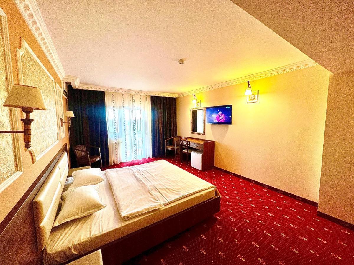 Hotel Complex Azar Galaţi Esterno foto