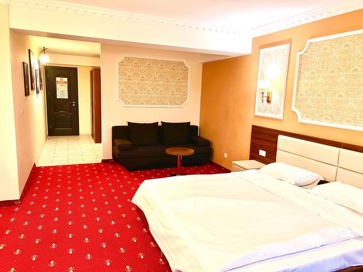 Hotel Complex Azar Galaţi Esterno foto