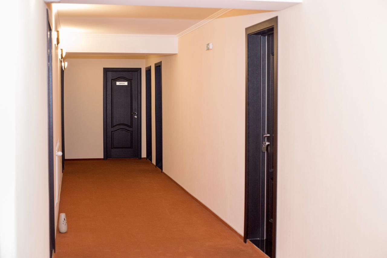 Hotel Complex Azar Galaţi Esterno foto